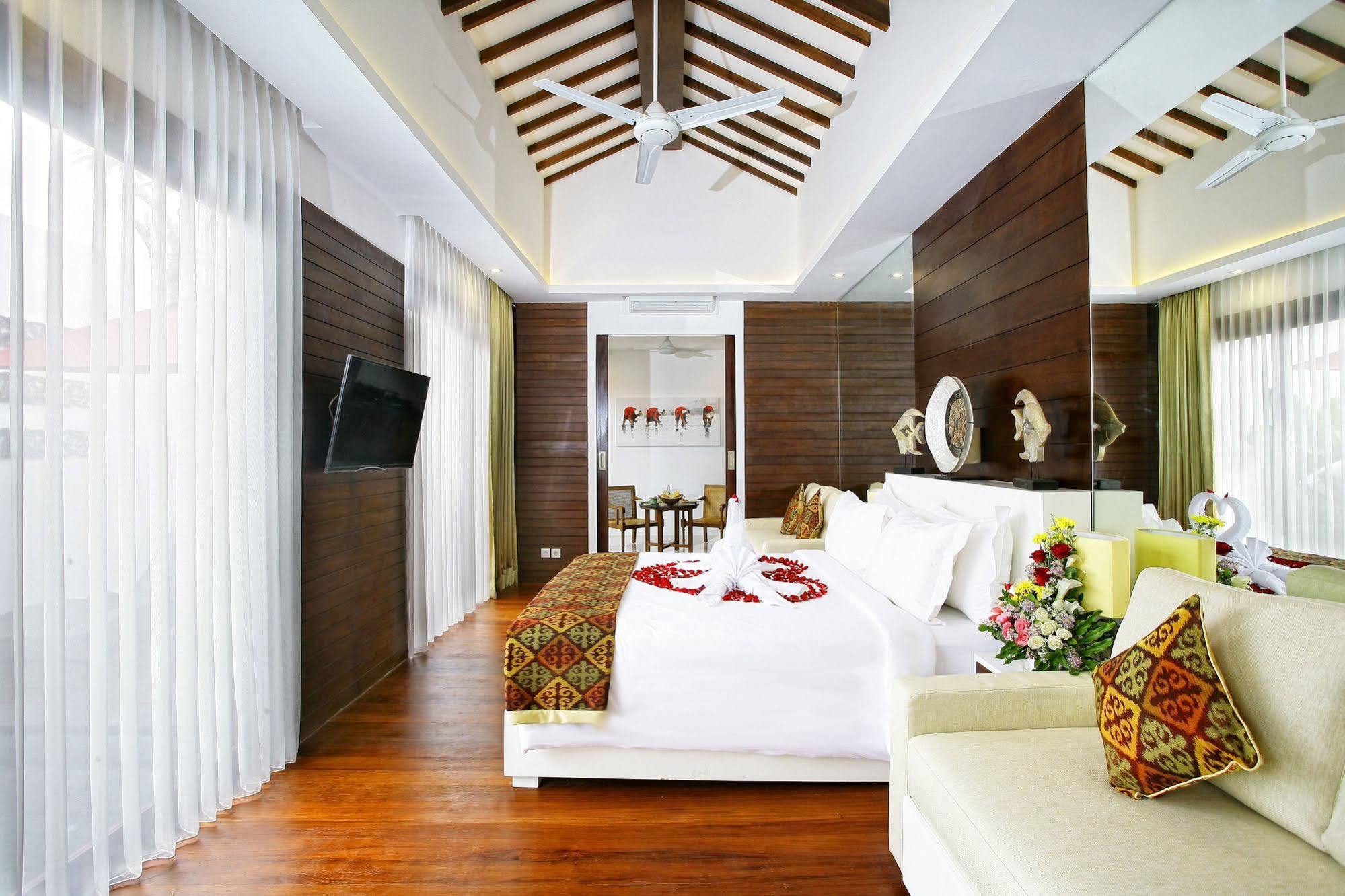 Anari Villas Kuta Legian Exteriör bild