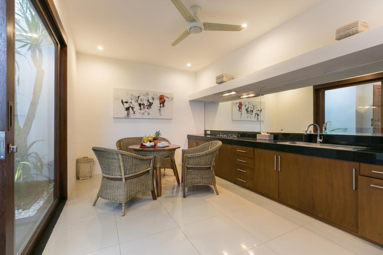 Anari Villas Kuta Legian Exteriör bild